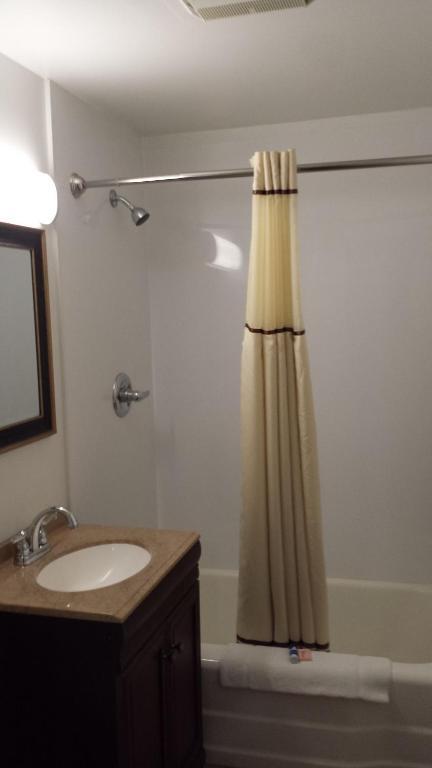 Budget Inn Fairport Habitación foto